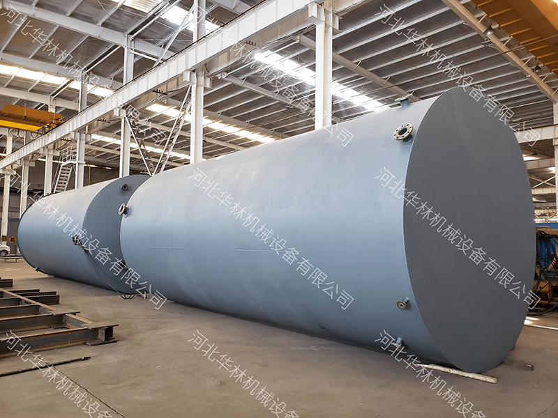 大型立式儲(chǔ)油罐